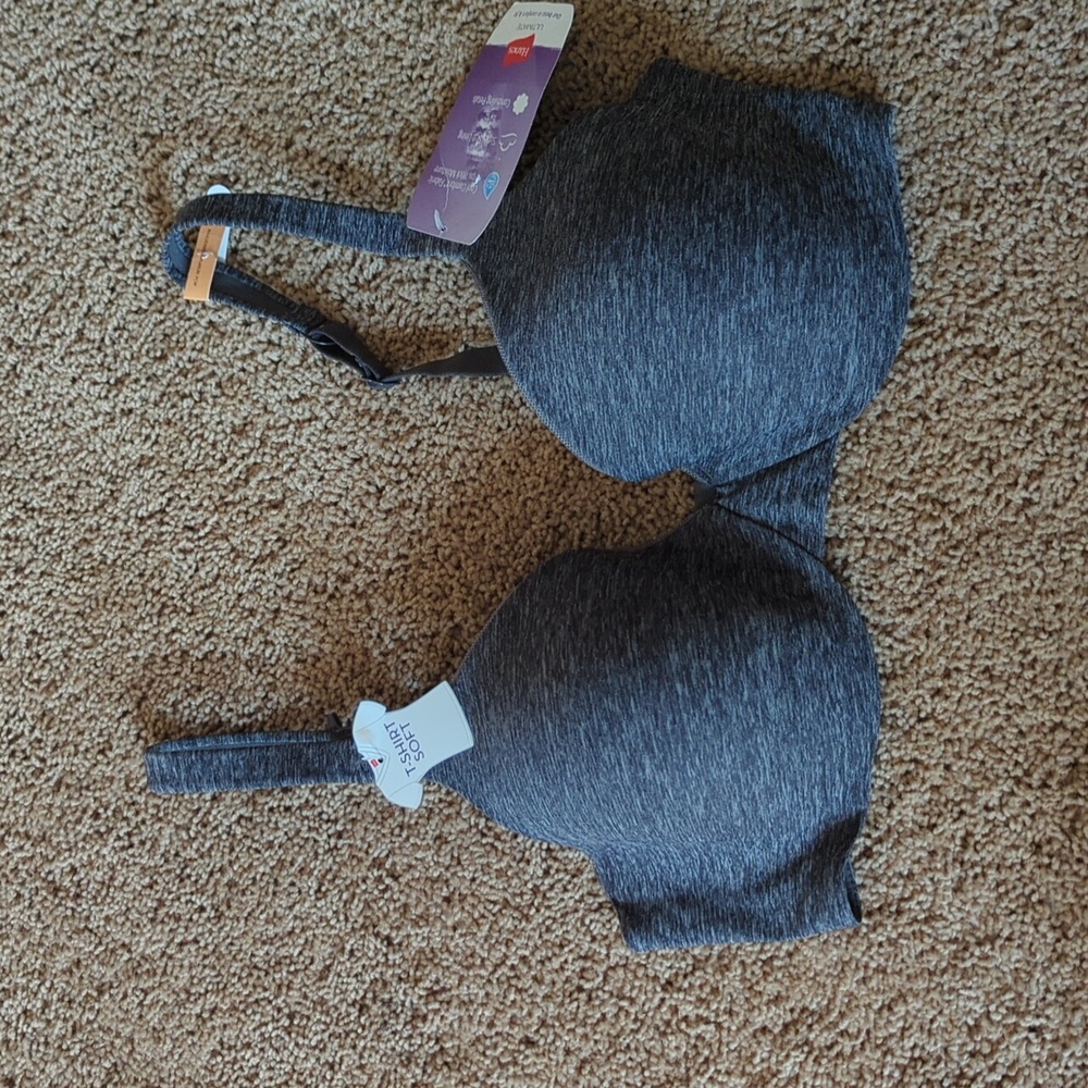 Hanes soft t shirt bra 34DD NWT